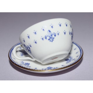 Blue floral pattern cup and...