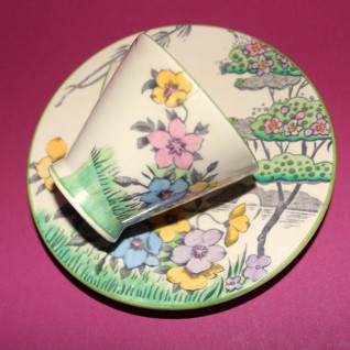 Colorful floral pattern cup...