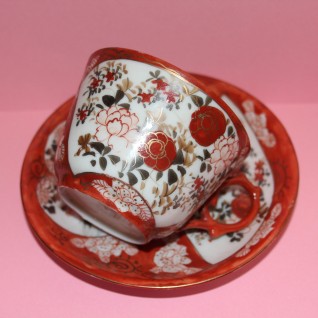 Oxidized red floral pattern...