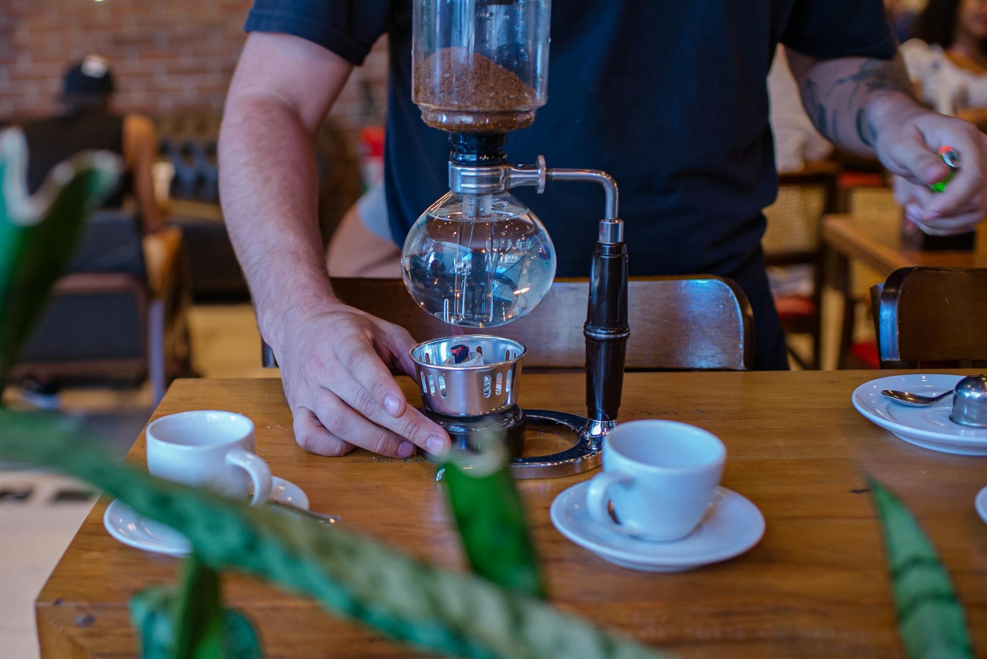 13-cups-and-saucers